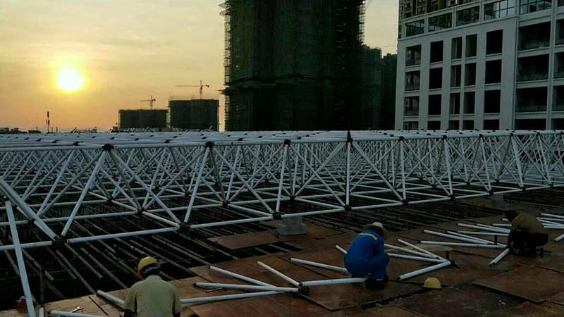 梅河口螺栓球网架安装现场